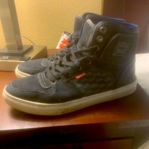 Men's size 10 blue jean high top Levi's sneakers